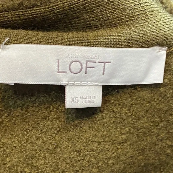 LOFT 100% Merino Wool Olive Green Ruffle Front Women's Jacket/Cardigan - Picture 3 of 8